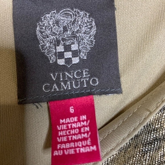 Vince Camuto Long sleeve ruched midi dress. Size 6 - Picture 5 of 8